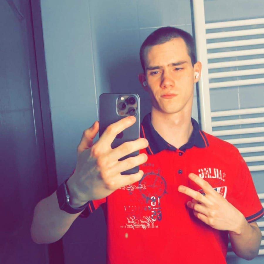 Brady - Sex friend in Lee's Summit Profile of Brady, 27, Sex friend in Lee's Summit (Missouri)