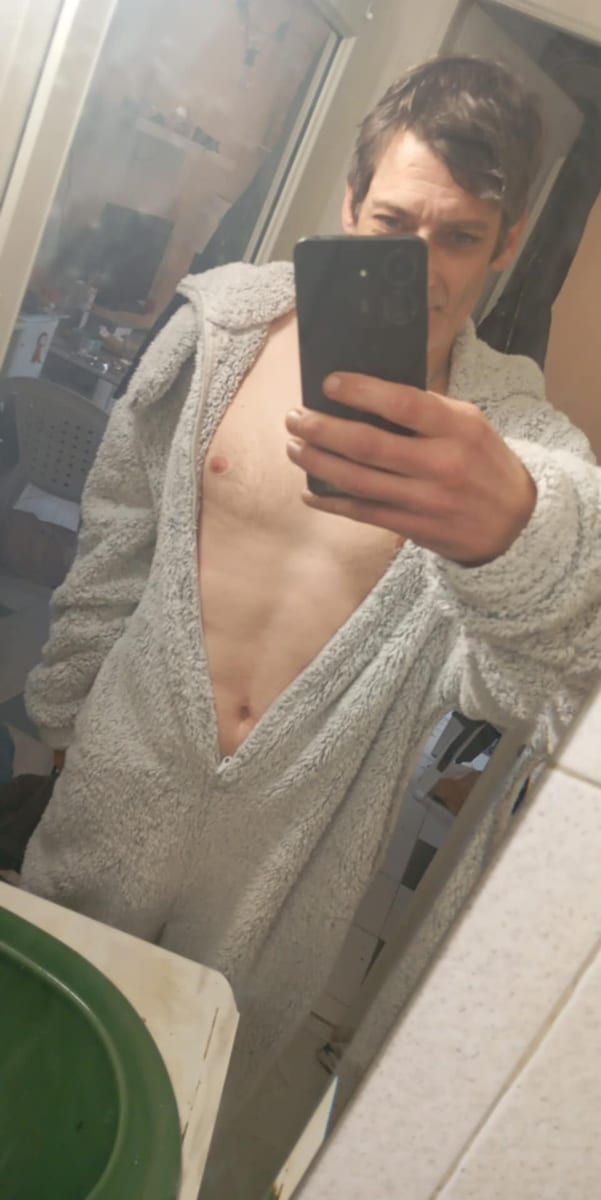 Kevin - Sex friend in August Profile of Kevin, 42, Sex friend in August (California)