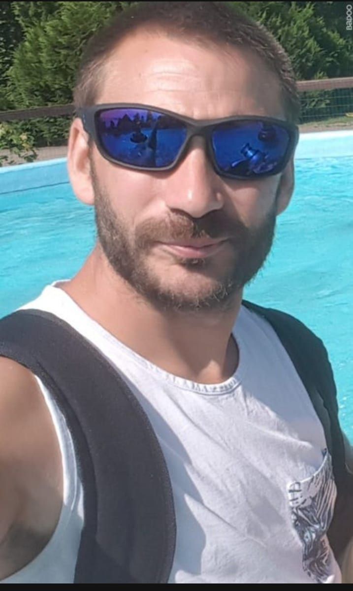 Jon - Sex friend in Bradley Profile of Jon, 30, Sex friend in Bradley (Illinois)