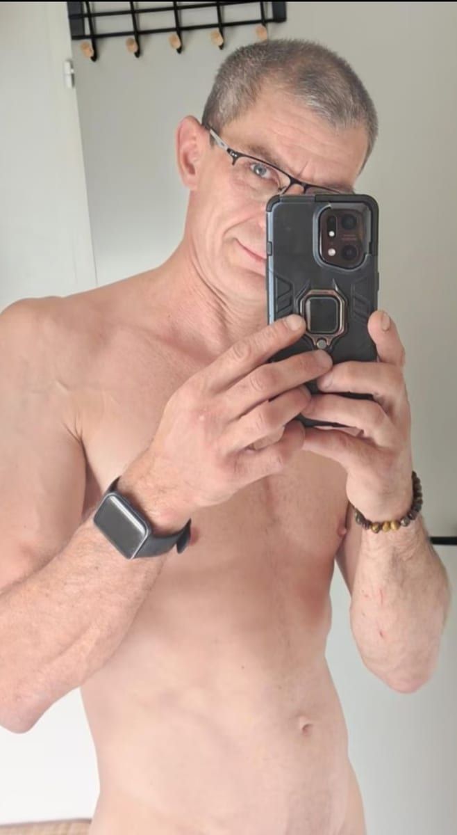 Kenneth - Sex friend in Honolulu Profile of Kenneth, 29, Sex friend in Honolulu (Hawaii)